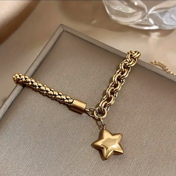 18K Gold Boho Celestial Star Bracelet - Picture 2 of 5